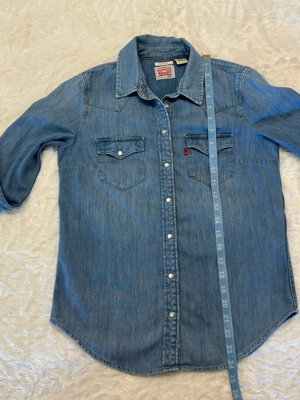 Levi's Blue Denim Shirt with Pearlescent Snap Buttons in XS - Picture 15 of 15